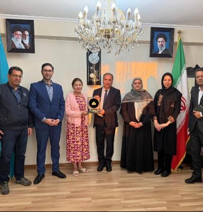 ملاقات هیات تجاری اتاق بازرگانی خراسان رضوی با نماینده کازترید در آلماتی